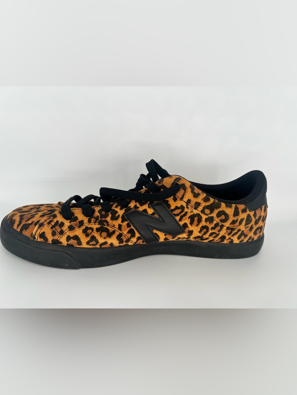 New Balance All Coasts 210 Leopard AM210LEP Men’s 9 Women’s 10.5 Sneakers